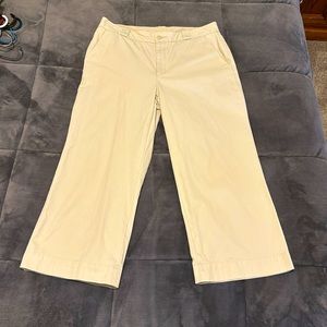 Gap Capri Chinos